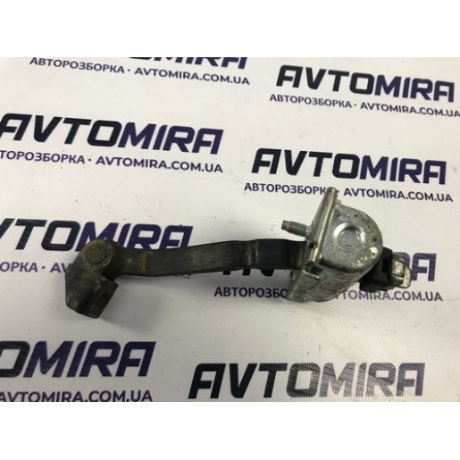 Ограничитель двери передней L+R Opel Corsa D HB 5дв. 2006-2014 5160257